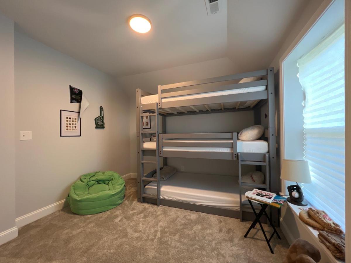 5Br 4B Huge Space With 2 Level Game Barn Greenville Bagian luar foto